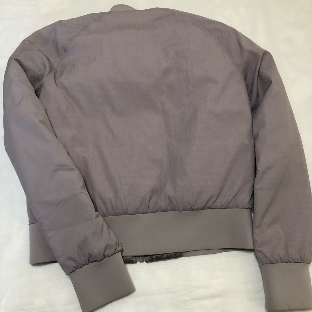 Lululemon Lightweight Jacket Euc - image 2